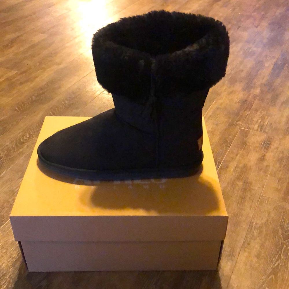 Women’s black boots